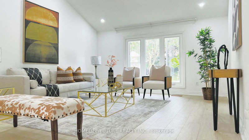 Preview image for 16 Newington Cres, Toronto