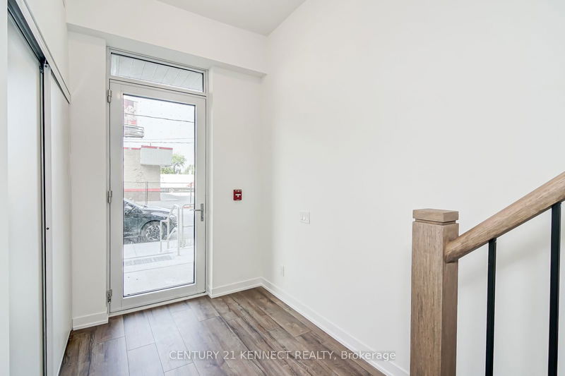 Preview image for 121 Ford St #109, Toronto