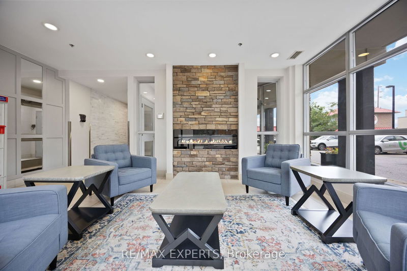 Preview image for 2464 Weston Rd #402, Toronto