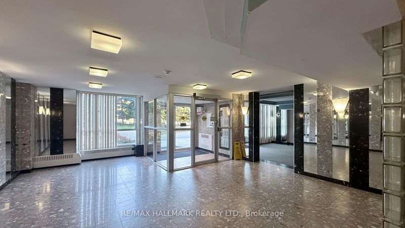 Preview image for 3077 Weston Rd #1811, Toronto