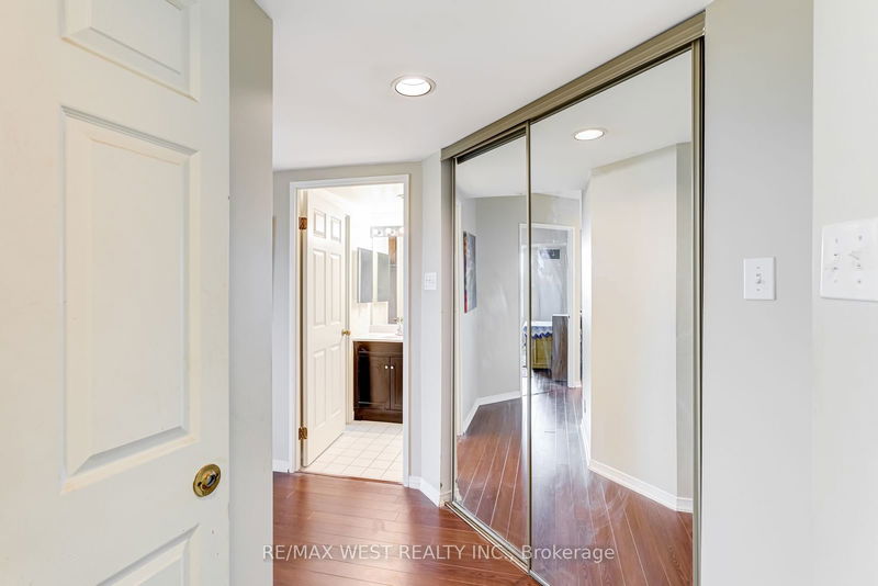 Preview image for 6 Humberline Dr #320, Toronto