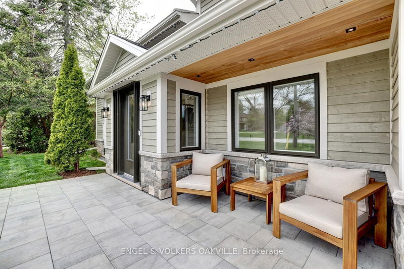 Preview image for 1195 Willowbrook Dr, Oakville