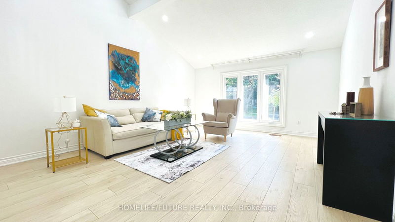 Preview image for 16 Newington Cres, Toronto