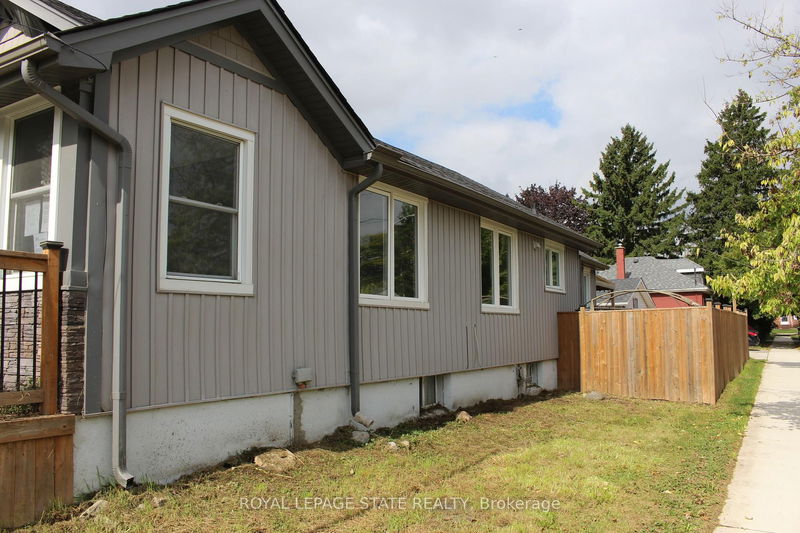 Preview image for 304 Nelson St, Brantford