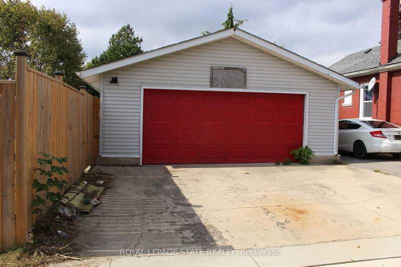 Preview image for 304 Nelson St, Brantford