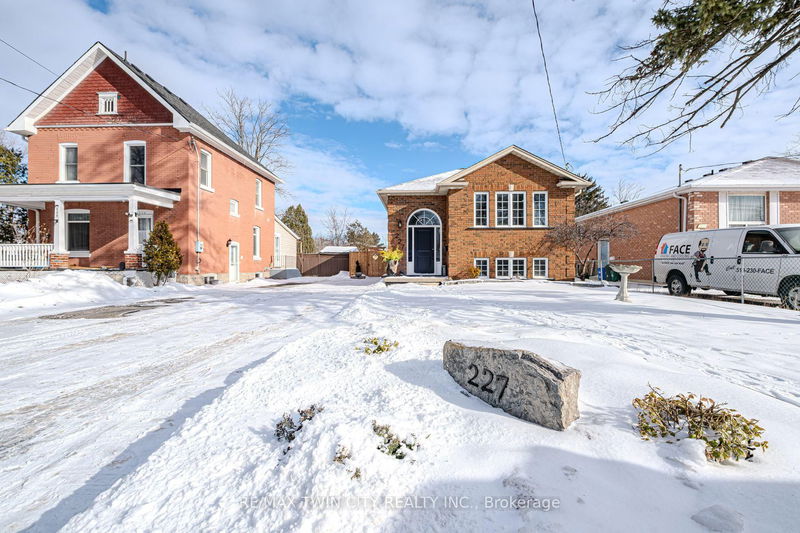 Preview image for 227 Charing Cross St, Brantford