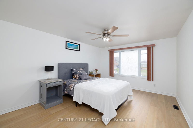 Preview image for 971 Eagle Cres, London South