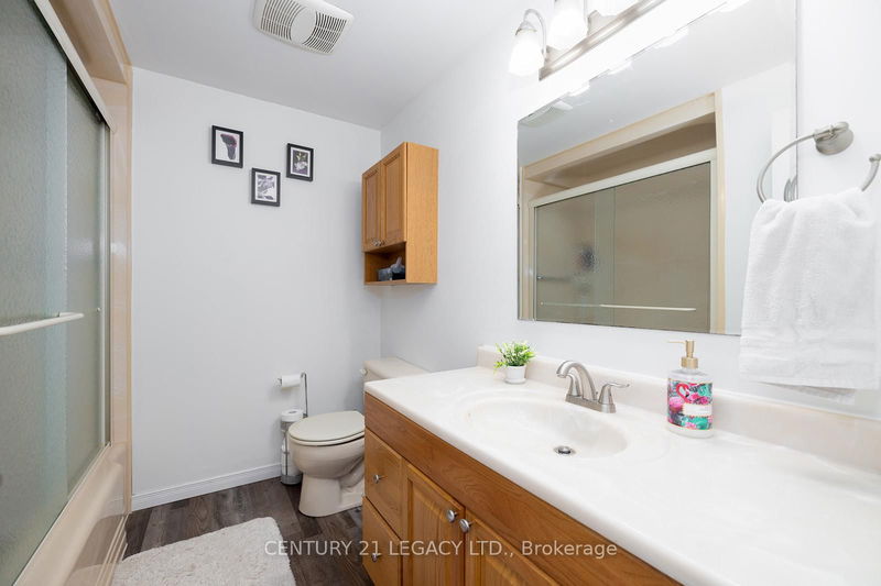Preview image for 971 Eagle Cres, London South