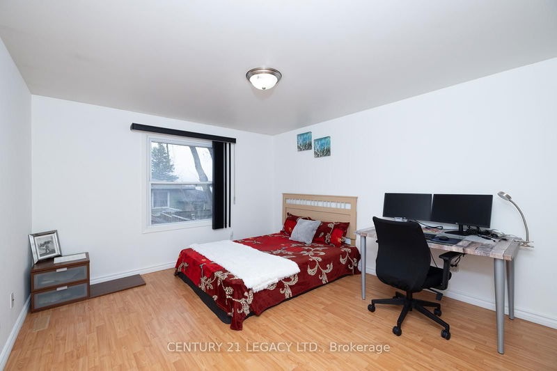 Preview image for 971 Eagle Cres, London South
