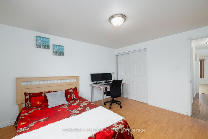 Preview image for 971 Eagle Cres, London South