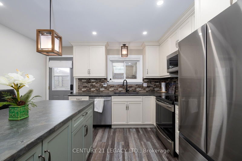 Preview image for 971 Eagle Cres, London South