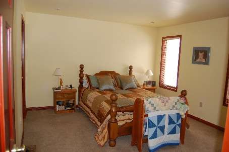 Preview image for 16 Winchester Dr, Kawartha Lakes