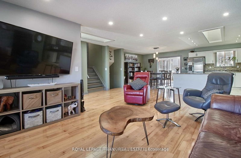 Preview image for 9 Longfield Dr, Kawartha Lakes