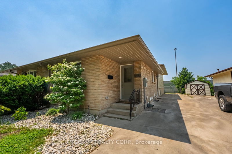 Preview image for 4607 Sussex Dr, Niagara Falls