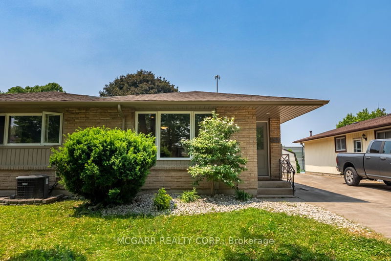Preview image for 4607 Sussex Dr, Niagara Falls