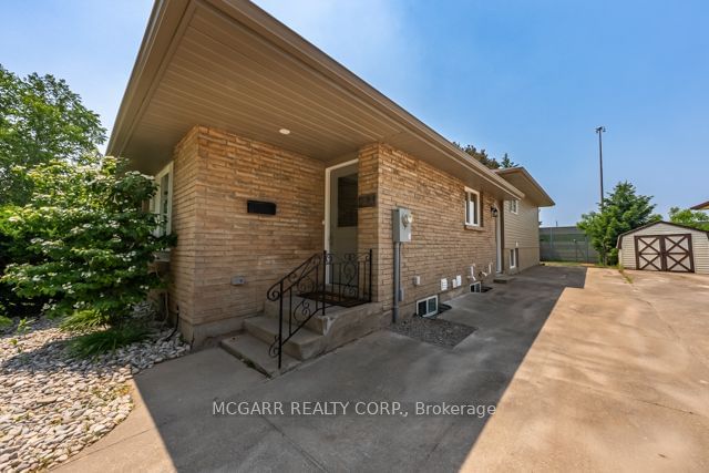 Preview image for 4607 Sussex Dr, Niagara Falls
