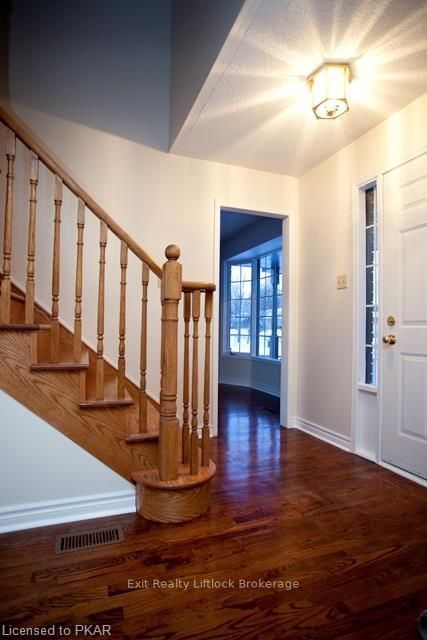 Preview image for 655 Pinewood Drive, Peterborough