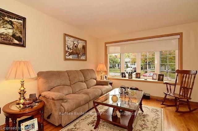 Preview image for 147 Greenhill Dr, Peterborough