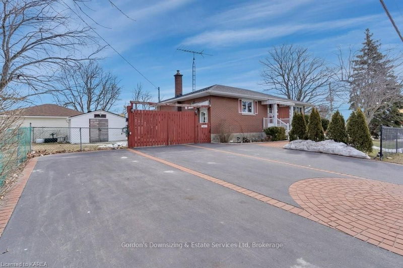 Preview image for 19 SHERWOOD Ave, Loyalist