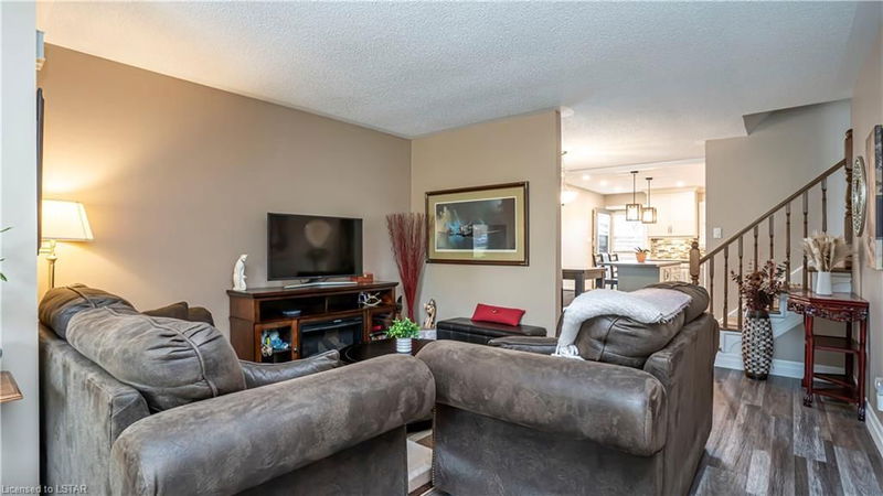 Preview image for 971 Eagle Crescent, London
